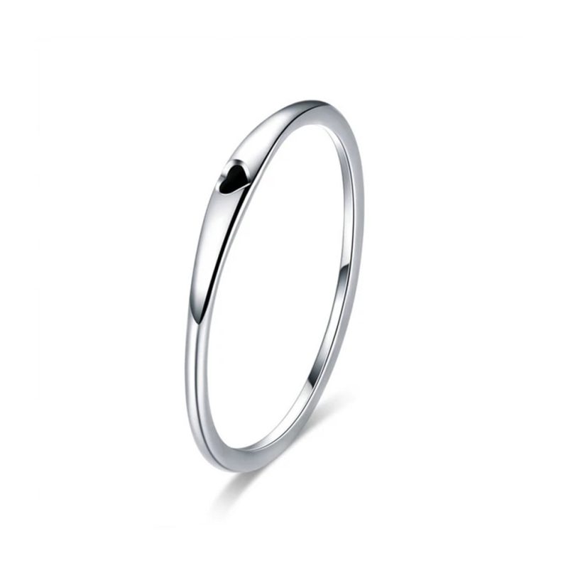 anillo mujer plata maya, disponible en 4 tallas: 6,7,8 y 9. color plata con corazón negro