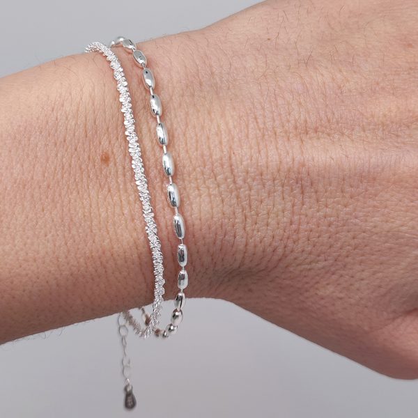 Pulsera mujer Daisy plata- Pulsera plata mujer de ley 925. Cadena eslabones doble- Regalo ideal mujer- Regalo día de la madre- mano modelo